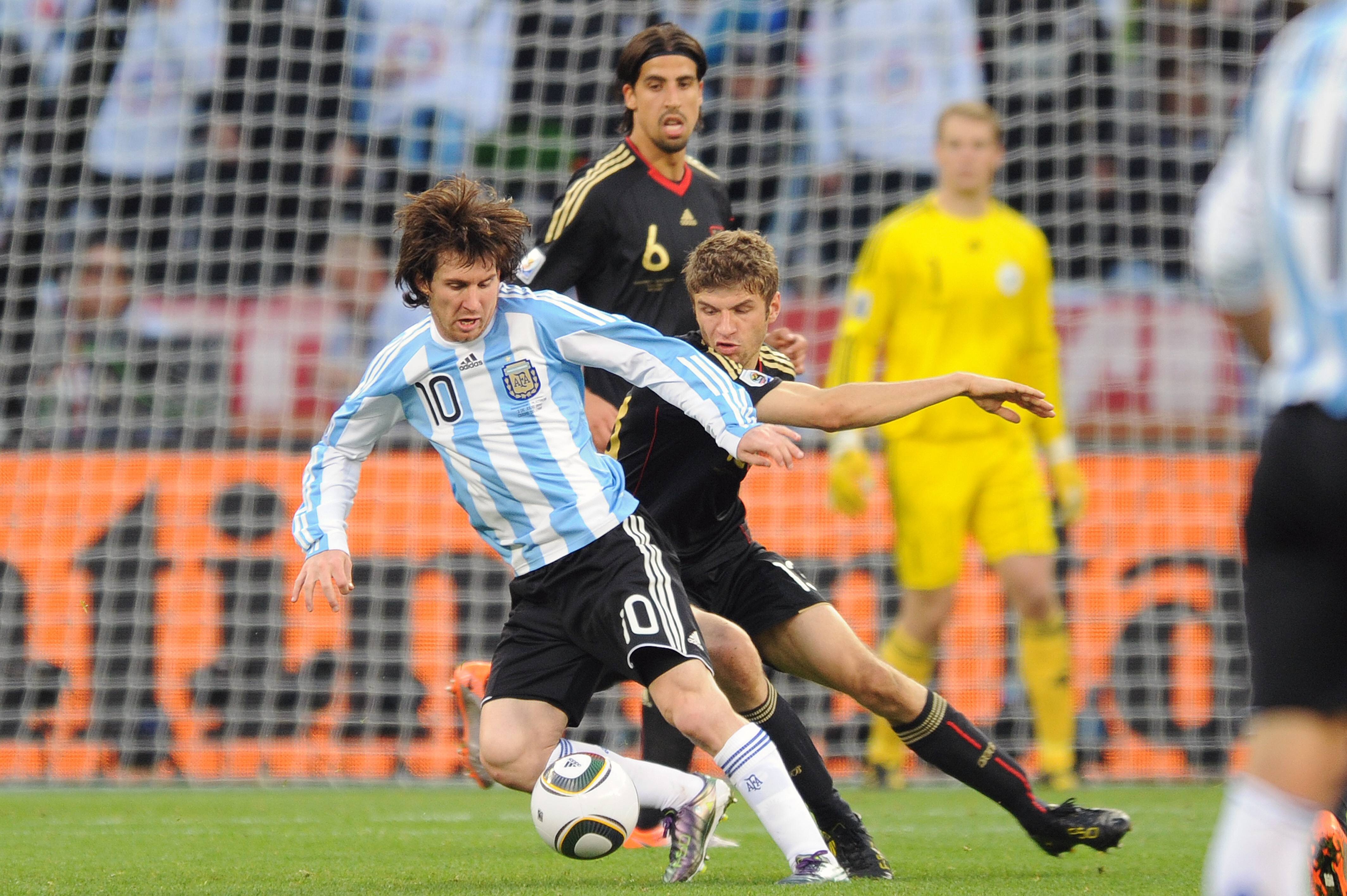 辉达娱乐登录-10年世界杯手球致停赛!穆勒:若对面不是梅西相信裁判不会出黄牌