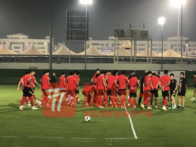 辉达娱乐平台-国足热身赛前最后一练 四中国裁判执法中叙之战